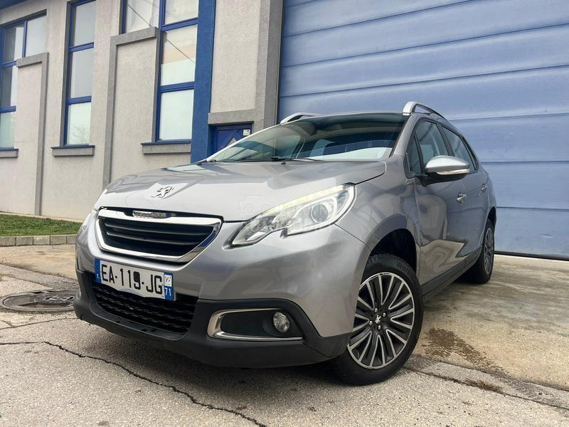 Peugeot 2008 ALURE V.serv/nav