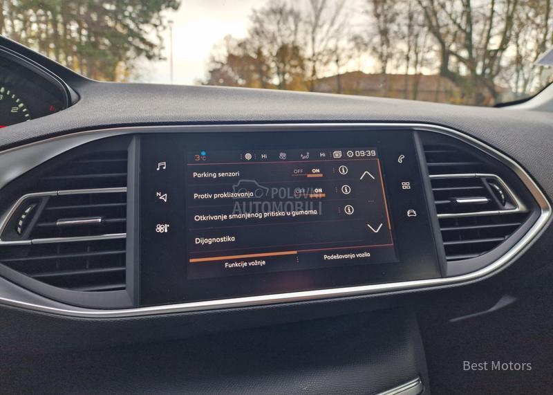 Peugeot 308 1.2b 110 BUSINESS