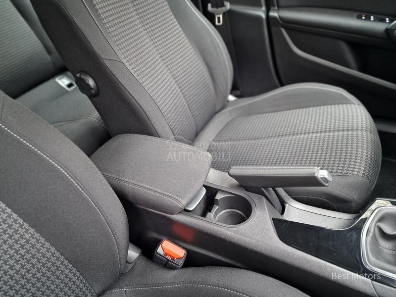 Peugeot 308 1.2b 110 BUSINESS