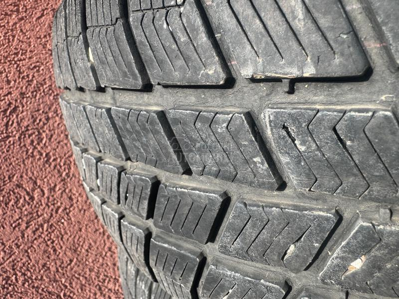 Barum 215/60 R17 Zimska