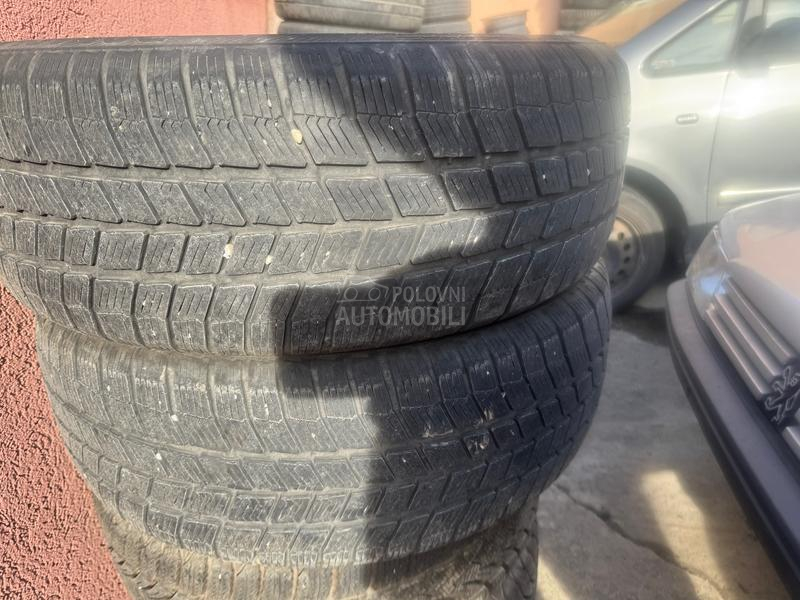 Barum 215/60 R17 Zimska