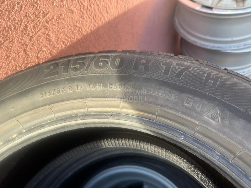 Barum 215/60 R17 Zimska