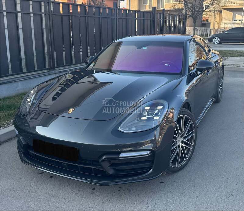 Porsche Panamera 4