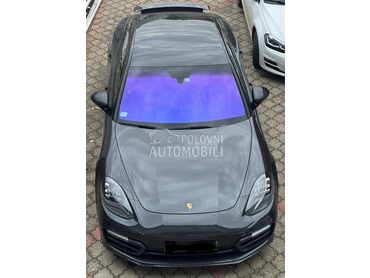 Porsche Panamera 4