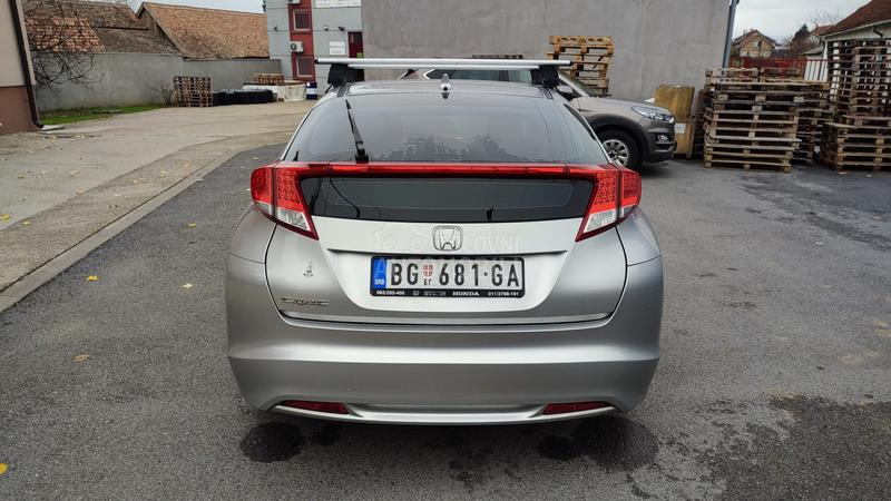 Honda Civic 1.8 i-VTEC COMFORT
