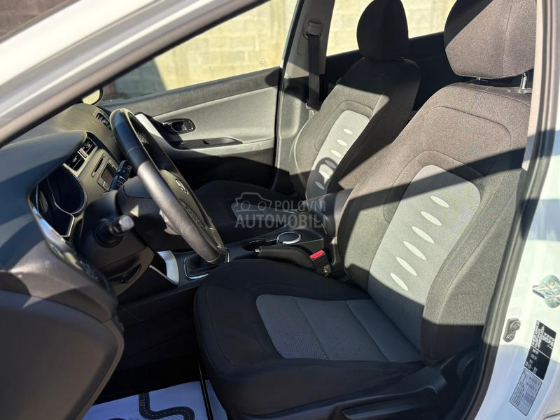 Kia cee`d sw 1.6 CVVT GDI Trend