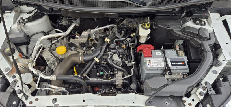Nissan Qashqai 1.2 i NAV KAM