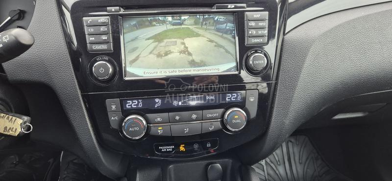 Nissan Qashqai 1.2 i NAV KAM