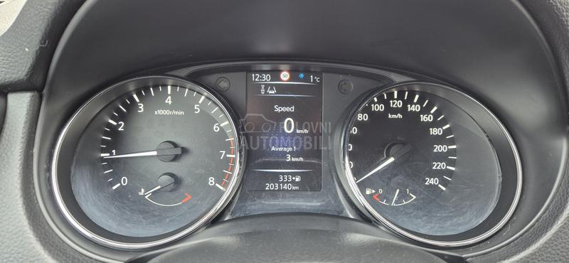 Nissan Qashqai 1.2 i NAV KAM