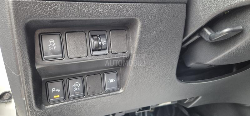 Nissan Qashqai 1.2 i NAV KAM