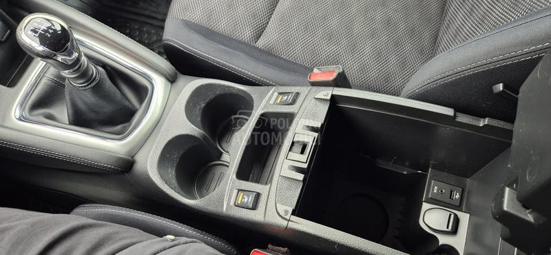 Nissan Qashqai 1.2 i NAV KAM