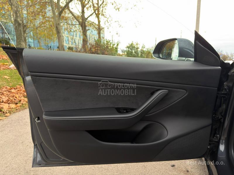 Tesla Model 3 Performance