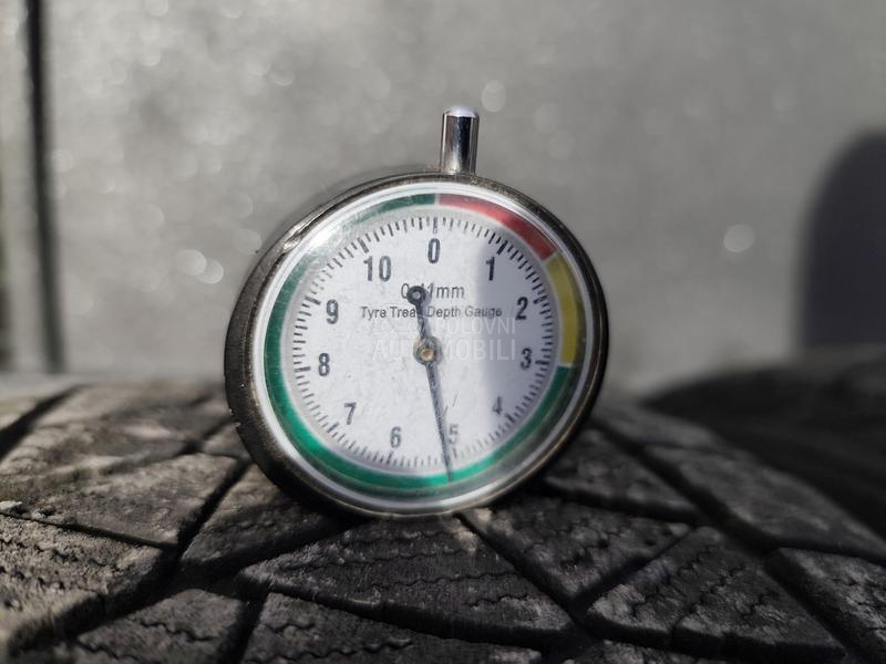 Bridgestone 225/65 R17 Zimska