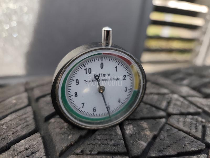 Bridgestone 225/65 R17 Zimska