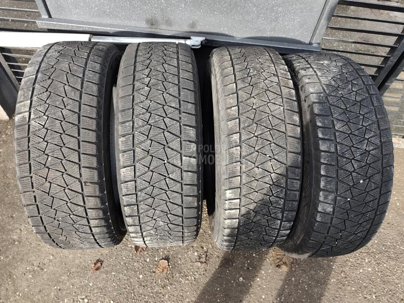 Bridgestone 225/65 R17 Zimska