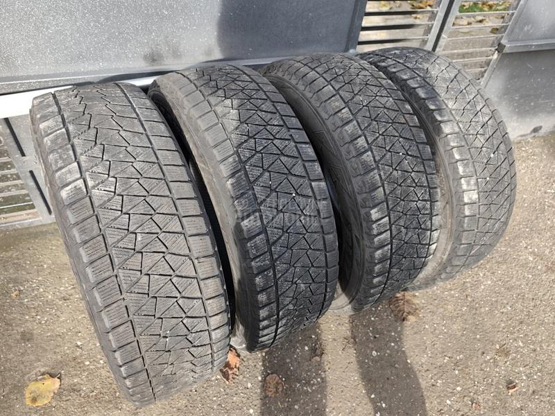 Bridgestone 225/65 R17 Zimska