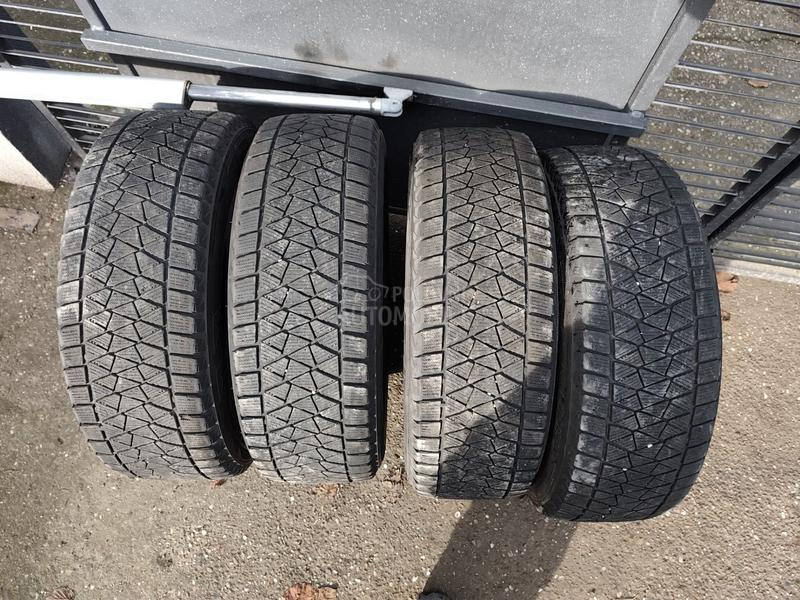 Bridgestone 225/65 R17 Zimska