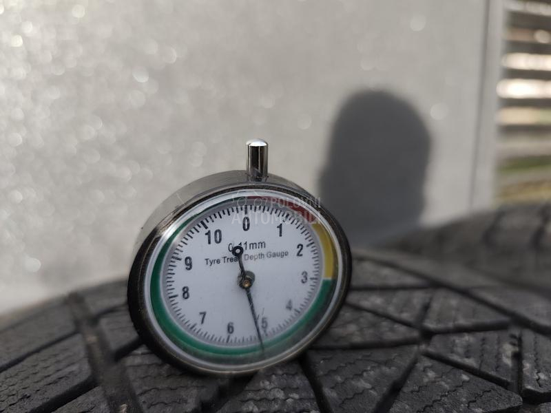 Bridgestone 225/65 R17 Zimska