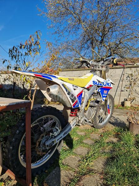 Suzuki rmz 250