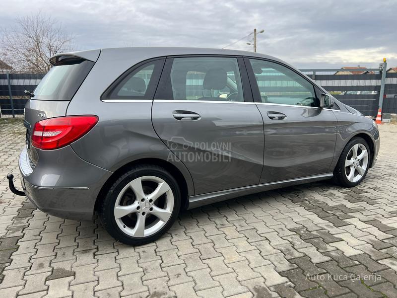Mercedes Benz B 180 B 180