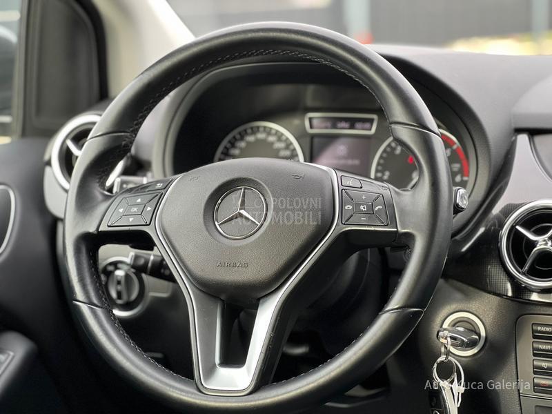 Mercedes Benz B 180 B 180