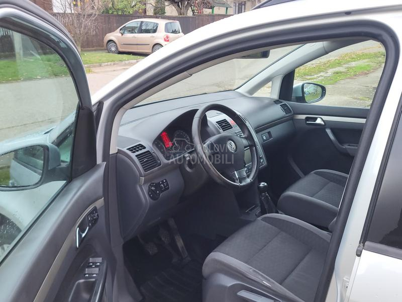 Volkswagen Touran 1.4 tsi  highline