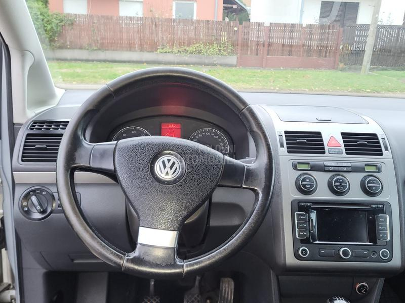 Volkswagen Touran 1.4 tsi  highline