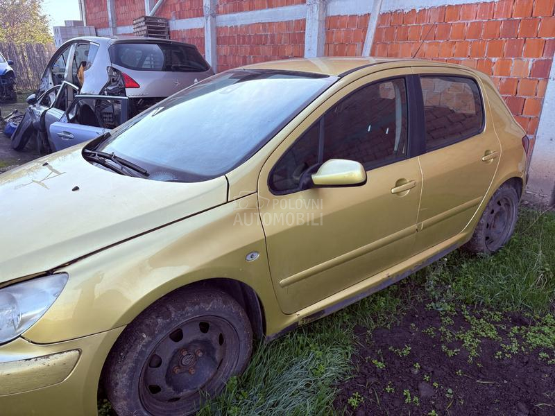 Peugeot 307 2002. god. -  kompletan auto u delovima