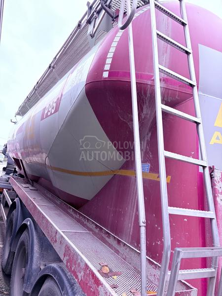 Iveco Stralis i Feldbinder