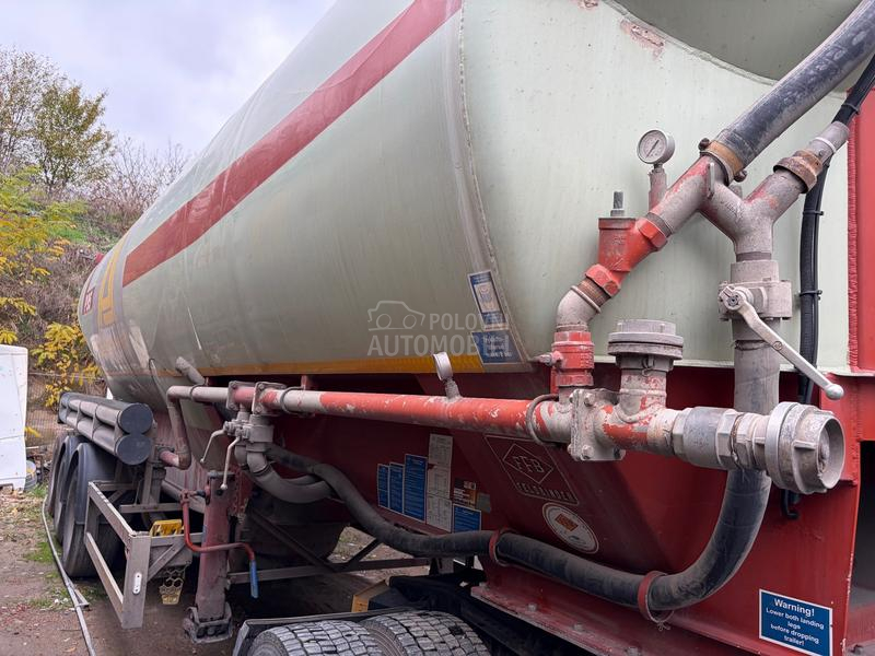 Iveco Stralis i Feldbinder