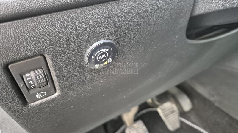 Peugeot 208 1.2B TNG RESTAY