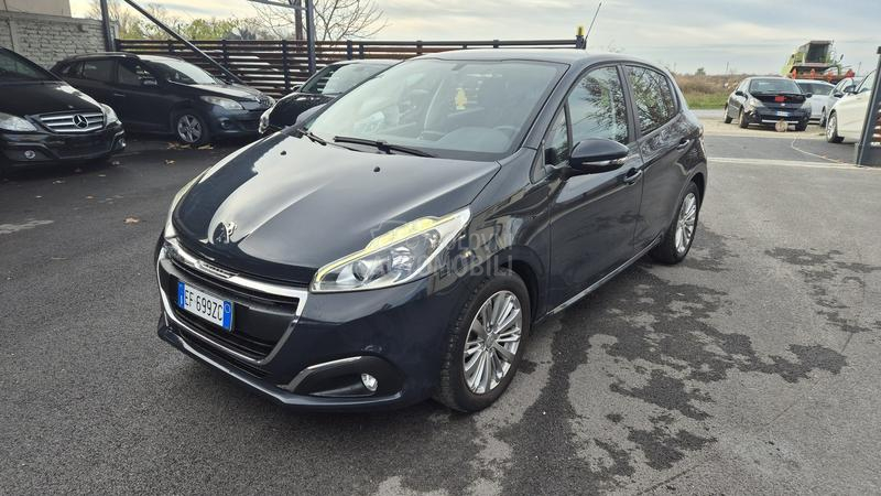 Peugeot 208 1.2B TNG RESTAY
