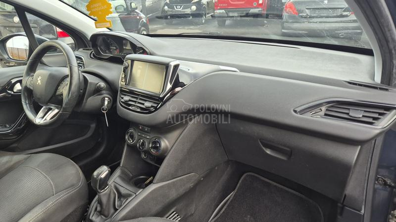 Peugeot 208 1.2B TNG RESTAY