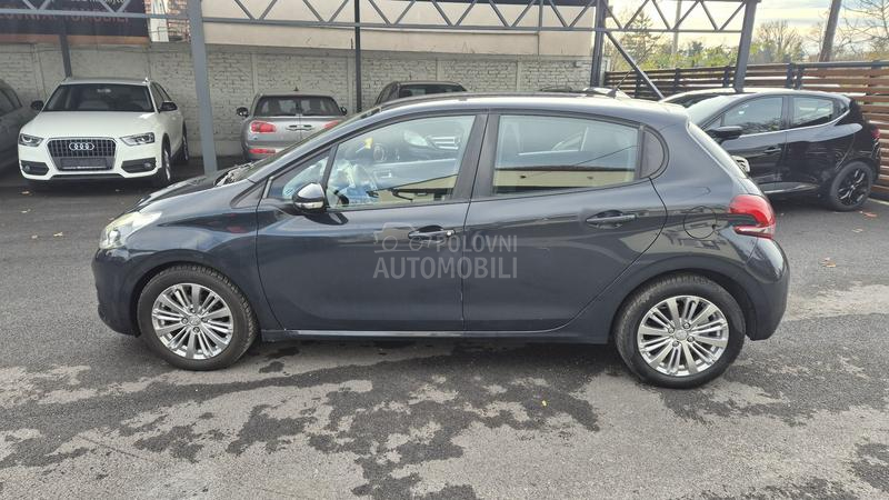Peugeot 208 1.2B TNG RESTAY