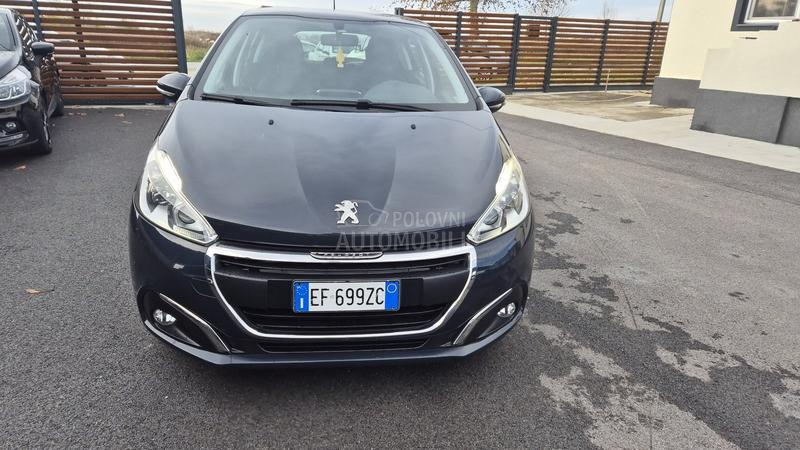 Peugeot 208 1.2B TNG RESTAY