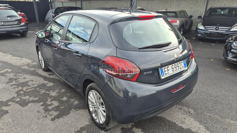 Peugeot 208 1.2B TNG RESTAY