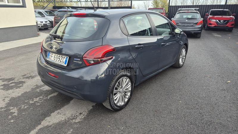 Peugeot 208 1.2B TNG RESTAY