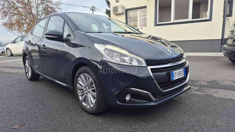 Peugeot 208 1.2B TNG RESTAY