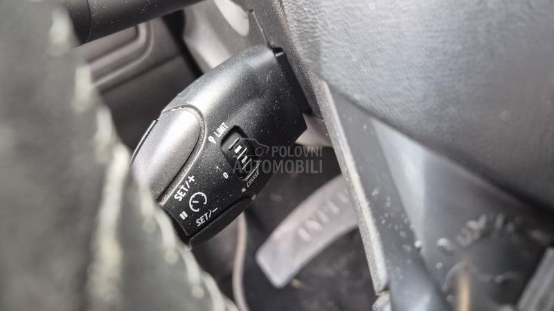 Peugeot 208 1.2B TNG RESTAY