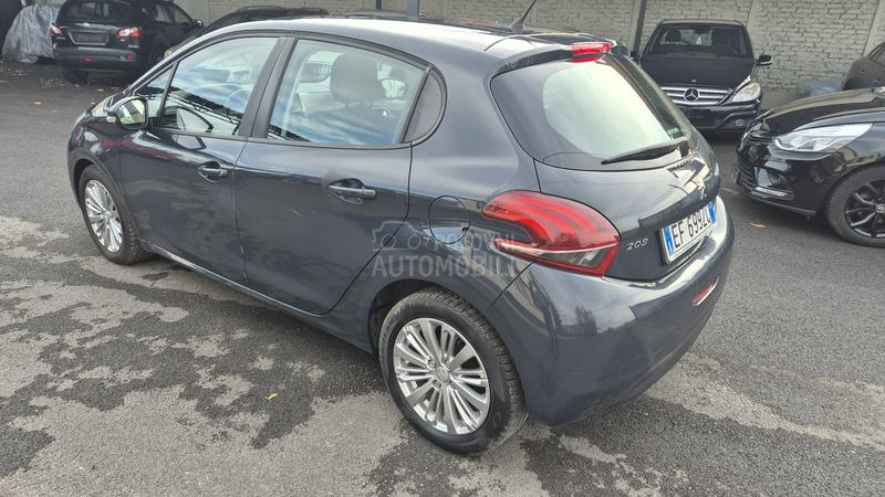 Peugeot 208 1.2B TNG RESTAY