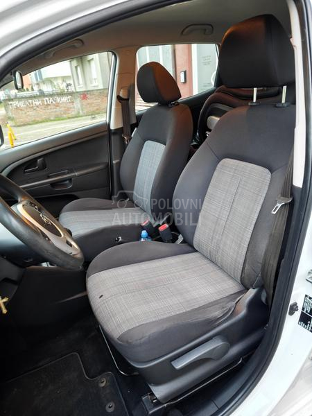 Kia Venga 1.4 T.E.K R.EG.