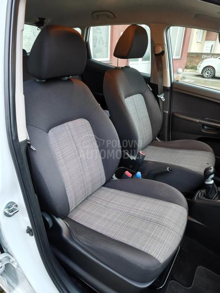 Kia Venga 1.4 T.E.K R.EG.