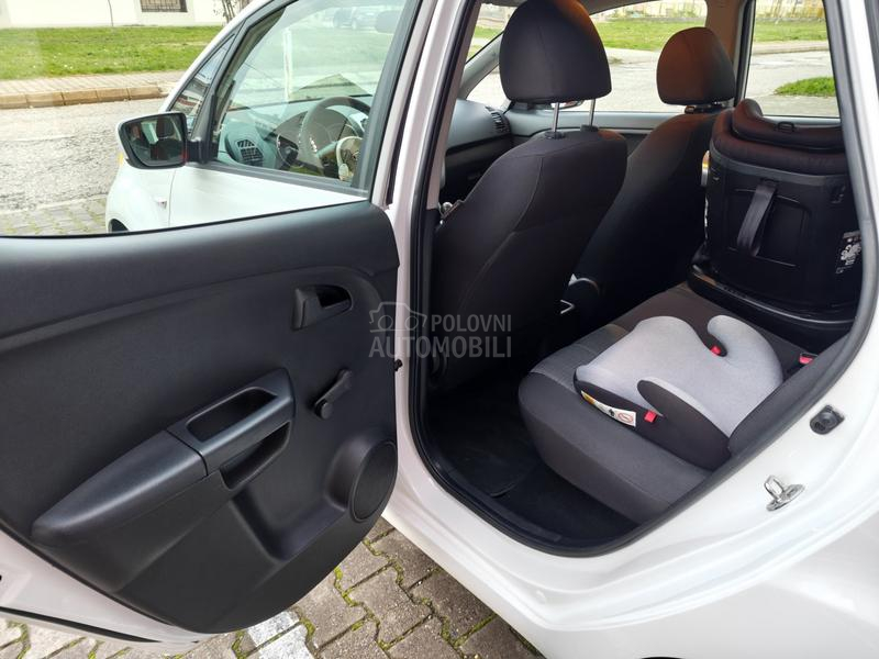 Kia Venga 1.4 T.E.K R.EG.