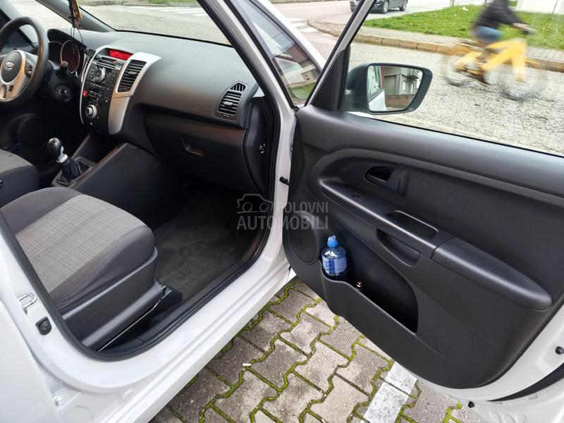 Kia Venga 1.4 T.E.K R.EG.