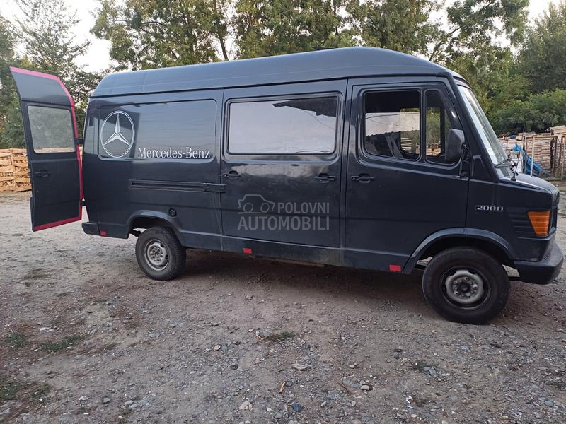 Mercedes Benz 208 208 D0