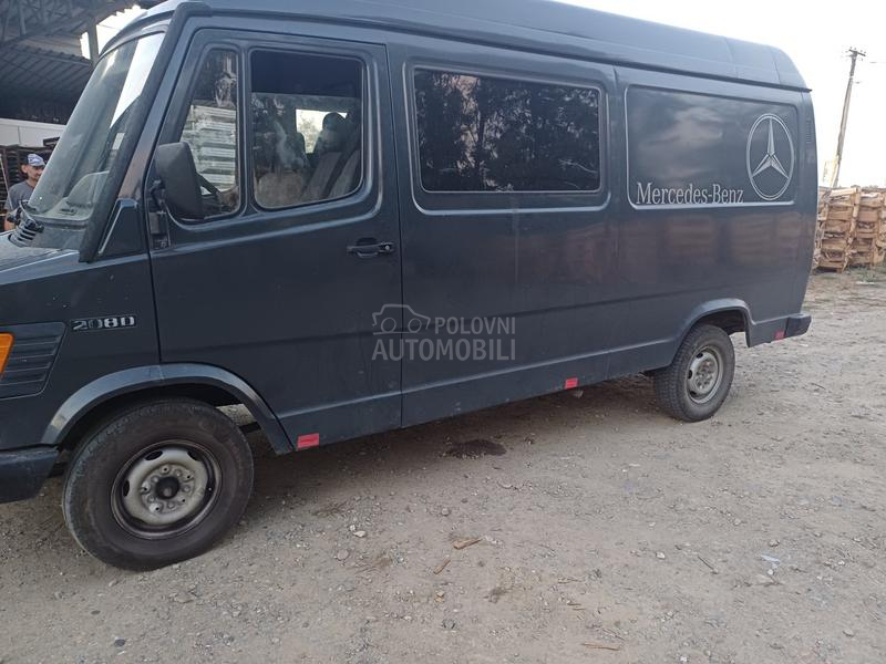 Mercedes Benz 208 208 D0