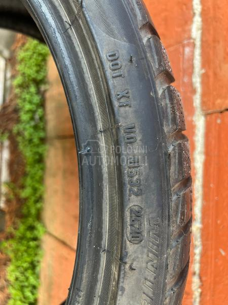 Pirelli 235/35 R19 Zimska