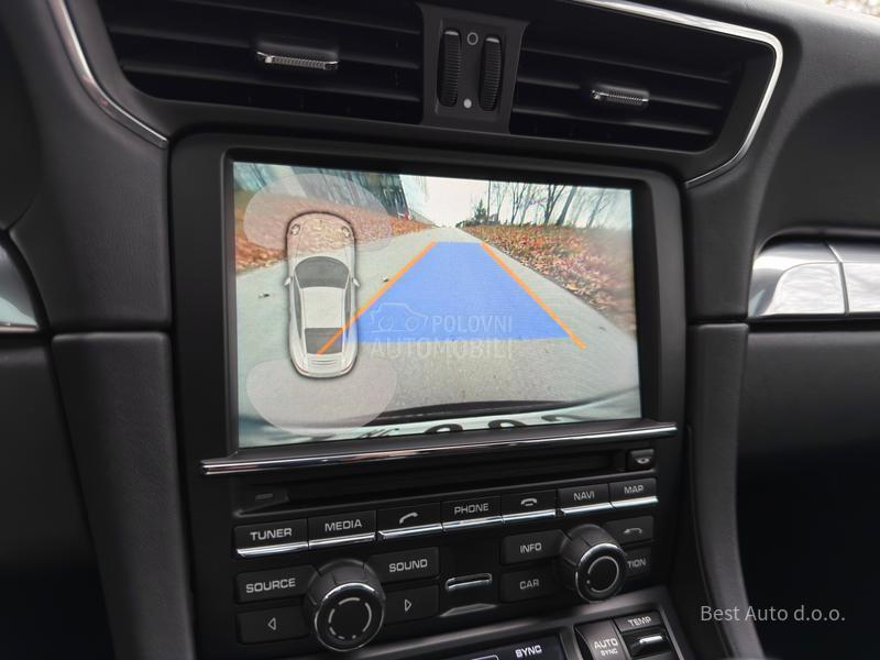 Porsche 911 Carrera 4