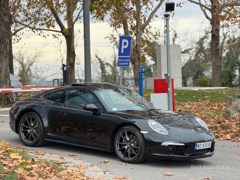 Porsche 911 Carrera 4