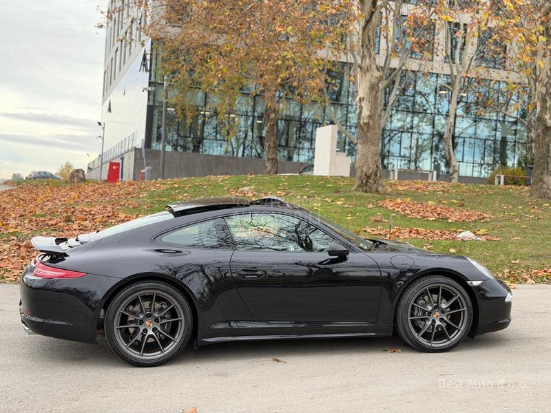 Porsche 911 Carrera 4